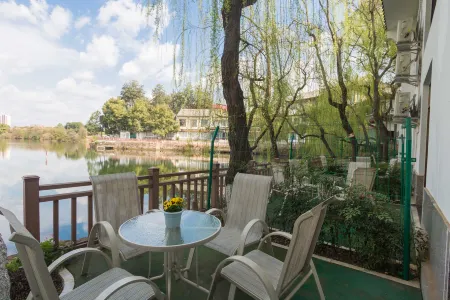 Huadao Holiday Hotel Отели рядом с достопримечательностью «Chengdu Sports Institute (New Campus)»