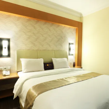 Coins Hotel Jakarta Отели рядом с достопримечательностью «Торговый центр Sunter Mall»