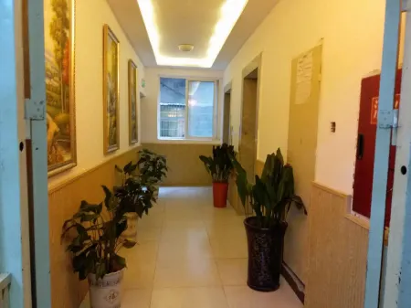 Yilong Hongyuan Hotel