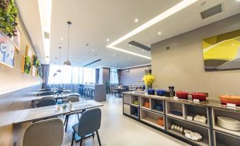 Homeinn Selected Hotel (Zhongshan Lihe Plaza Sports Road)