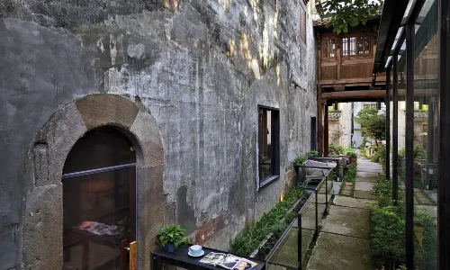 Yujian No.8 (Huangshan Tunxi Old Street)