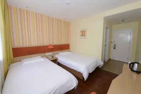 Homeinn Hotel (Kunming Nanping Pedestrian Street Jinmabiji Square)