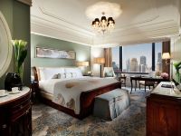 上海外滩华尔道夫酒店 - 豪雅城景大床房