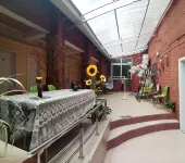 Huajian Hostel