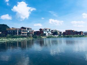 Puzhehei Keep The Times Boutique Lake-view Inn