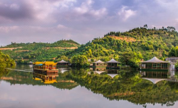 Longmen Shuidu Yangxin Valley Hot Spring Hotel