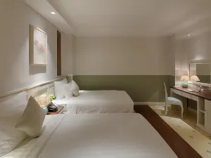 Au Lac Charner Hotel