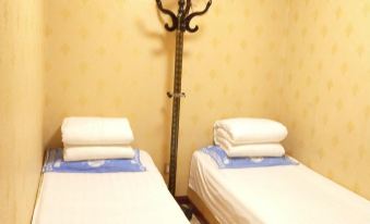 Baicheng Yanlin Fashion Hotel