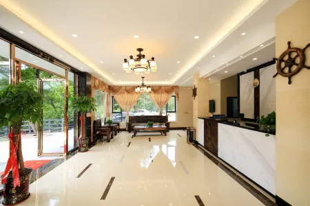 520 Boutique Homestay (Guilin University of Electronic Science and Technology Huajiang Campus) Отели рядом с достопримечательностью «Li River Craftsman Village»