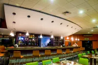 Summit Rainforest & Golf Resort - bar