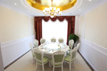 Landing International Hotel Отели в г. Увэй