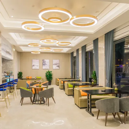 Tuke Global Hotel (Qingtian High-speed Railway Station)