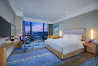 Holiday Inn Express Guizhou Guian Yungu Hotels near Pingzhuang Han Dynasty Tombs