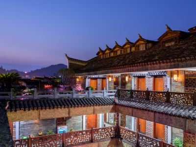Fenghuang Ancient Town Boutique Hotel( Heart of the ancient town Unobstructed 180° front river view)