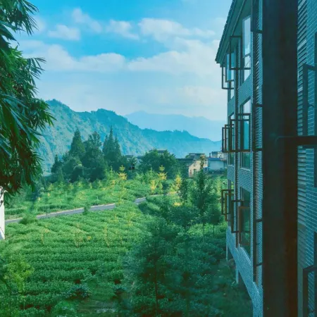 Aiduo Xiaozhu Hostel
