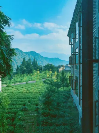 Aiduo Xiaozhu Hostel Отели рядом с достопримечательностью «Yazhou Lounge Bridge»