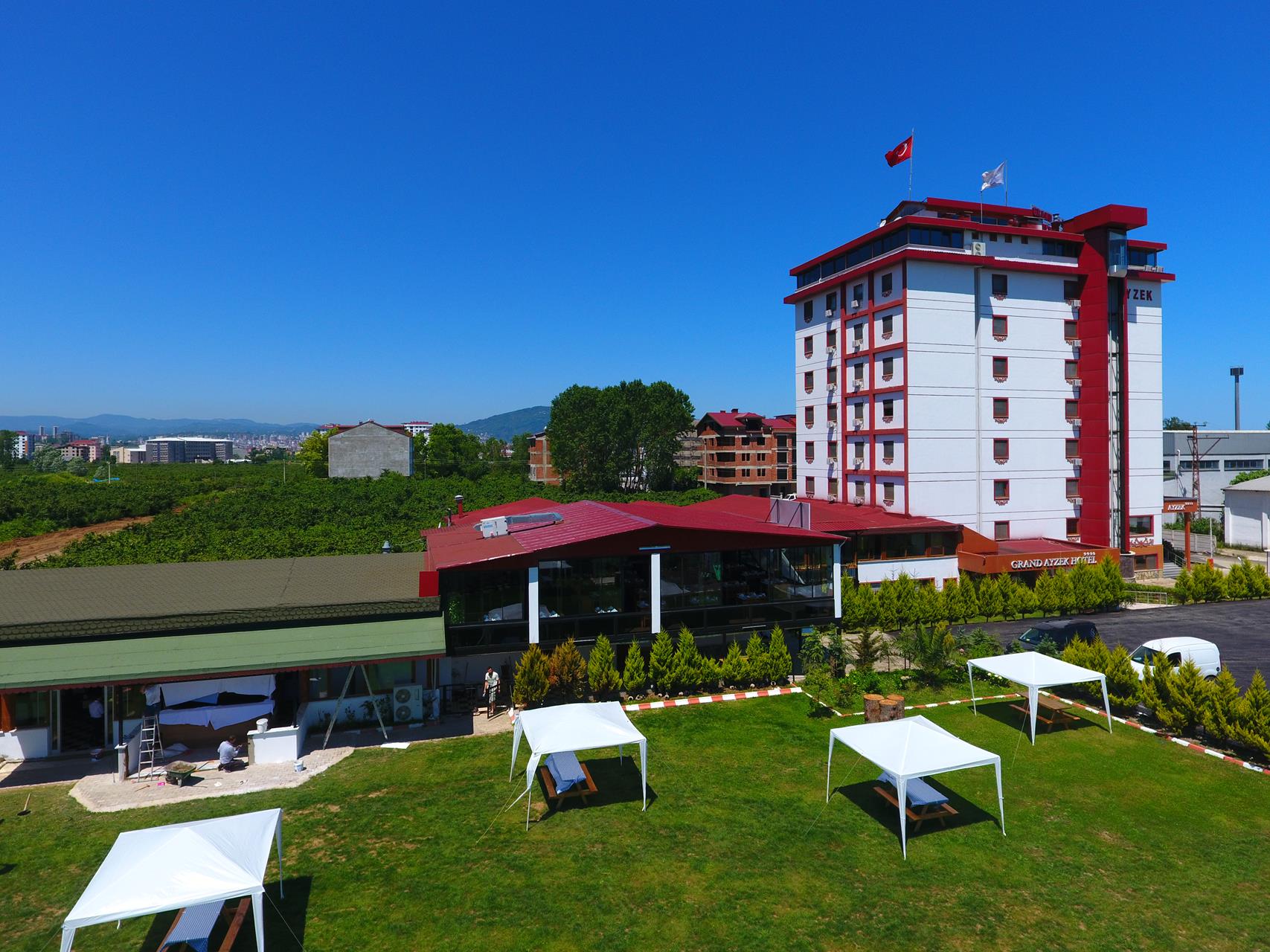 Grand Ayzek Hotel