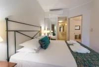 The Newport on Macrossan - Adults Only