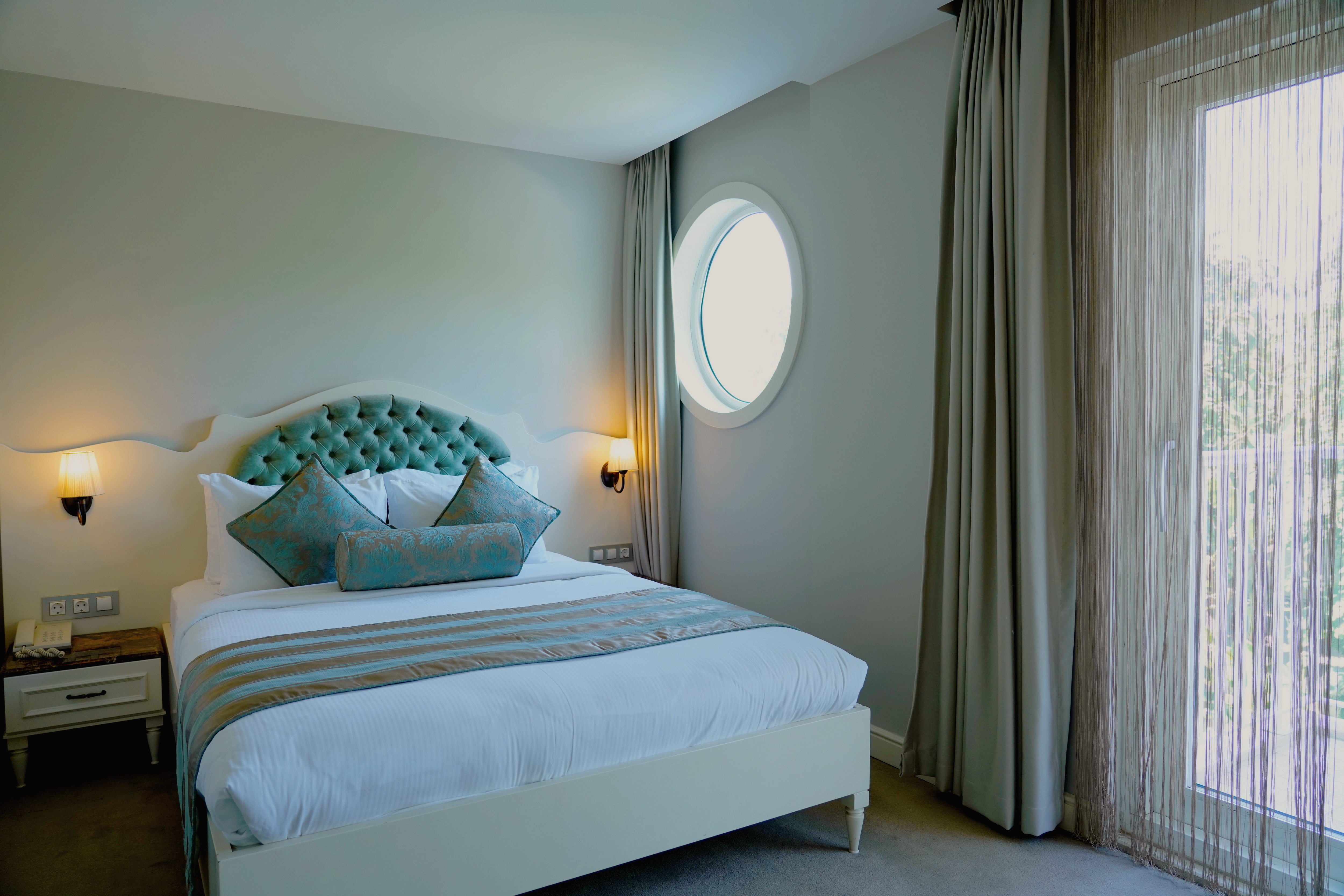 Yacht Classic Hotel- Boutique Class