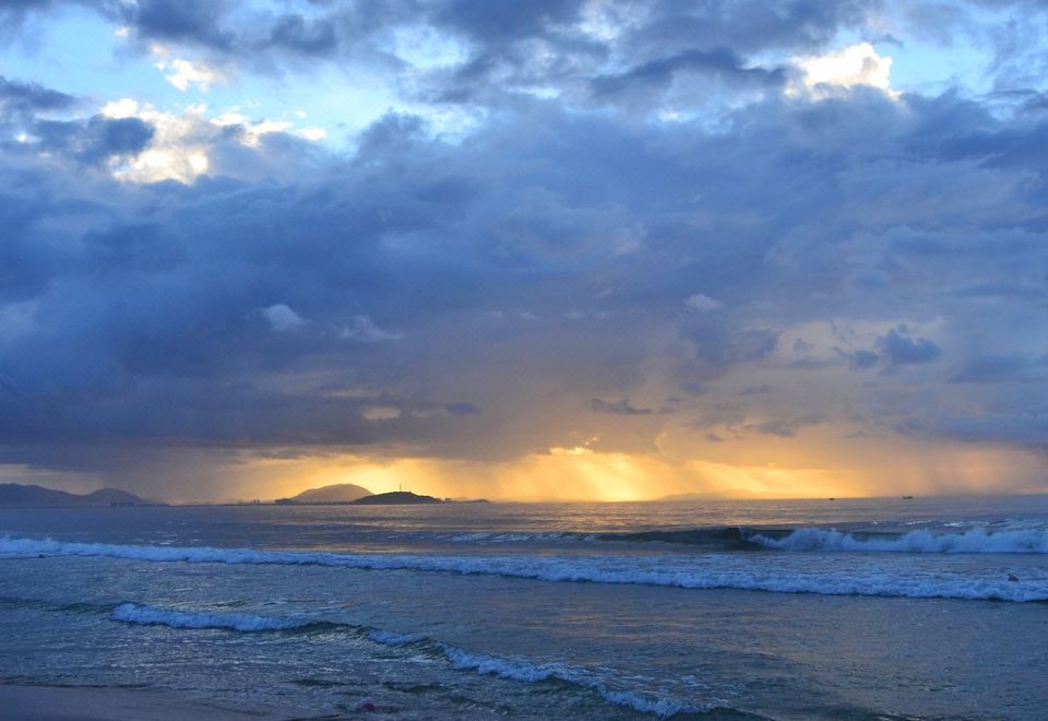 Sanya Coastal Time Homestay