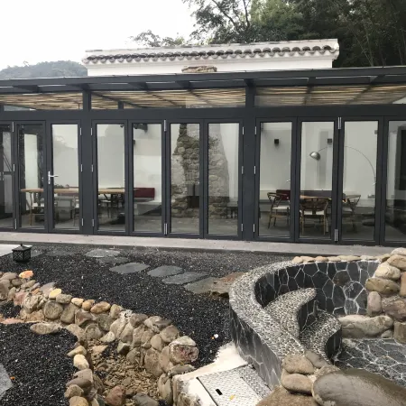 Yunjishan Hotspring Holiday Village