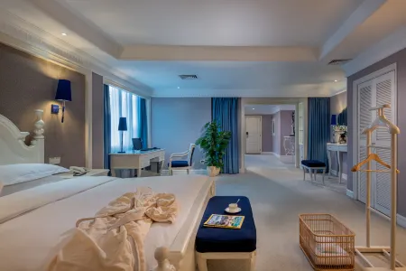 Dolton International Hotel