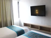 Sahid Mutiara Karawaci Hotels near Benton Junction