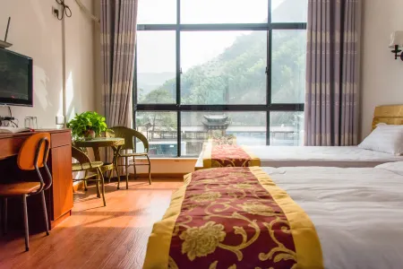 Pan an Crescent Pavilion Homestay Отели рядом с достопримечательностью «Lingjiangyuan Scenic Area»