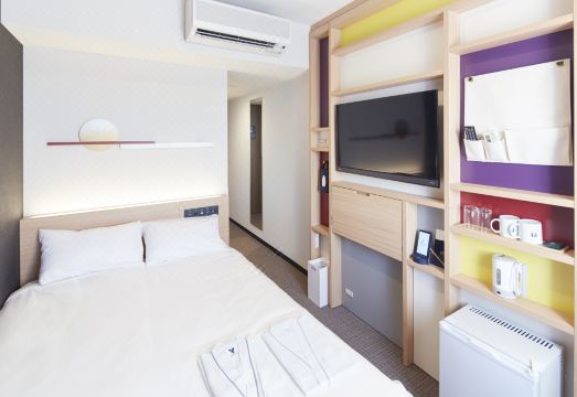 3. 호텔 먼데이 도..