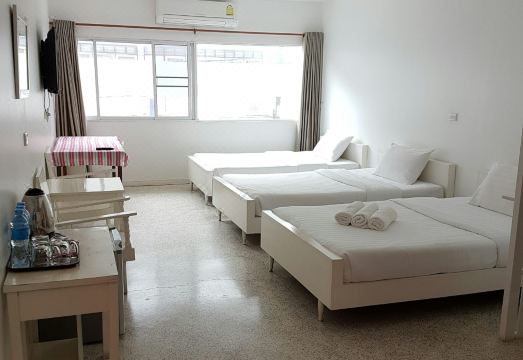 2. 치앙라이 호텔..