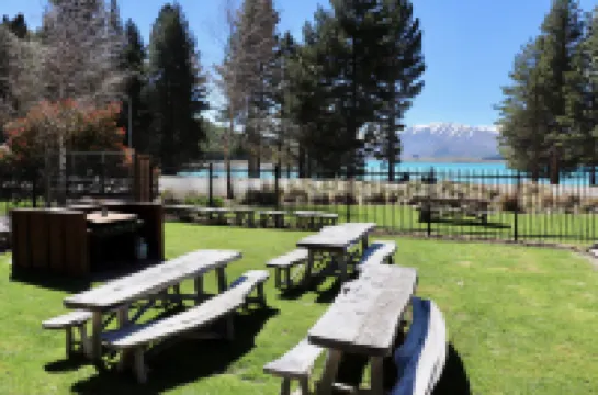 Lakes Edge Lodge فنادق في 