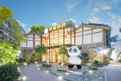 Panda Hotel Hotel dekat Hall of God of Wealth