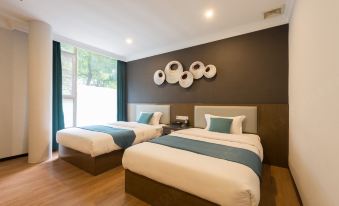 Guangzhou Huiyin Fashion Hotel (Pazhou Convention and Exhibition Xingang East Subway Station)