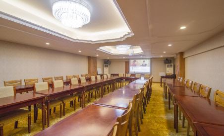 Vienna Hotel (Yangshuo Impression Lijiang Branch) - Housity