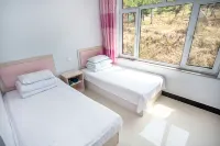 Kuandian Wangjiang Inn