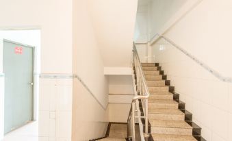 Deluxe Hostel (Shenzhen Henggang) - Housity