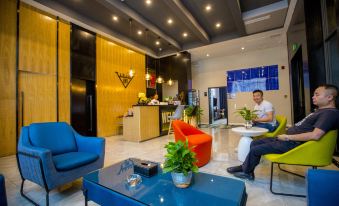 Leah Hotel
