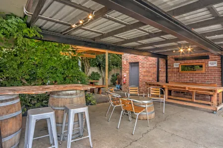 Pleasant Way River Lodge Отели в г. Меру Медоу