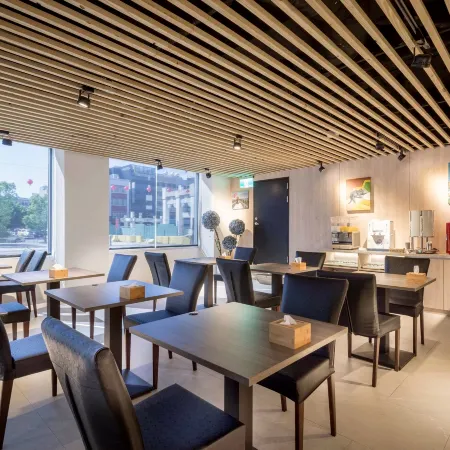 DD Hotel Отели рядом с достопримечательностью «Форт Аньпин»