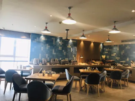 Home Inn (Handan Lianfang Road Congtai Park Branch) Отели рядом с достопримечательностью «Guangfu Ancient Town»