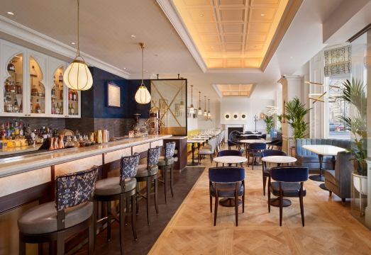 100 퀸즈 게이트 호텔 내부