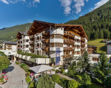 Trofana Royal 5-Sterne Superior Resort Hotels in Gemeinde Ischgl