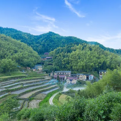 Floral Hotel· Cloud Unfolded Hotel Hotels near Tianmu Mountain Xinchang
