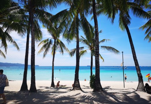 5. 칼립소 비치 앤..