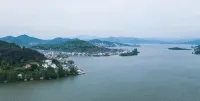 Chunli Tea Courtyard (Dongqian Lake) - vue sur la montagne