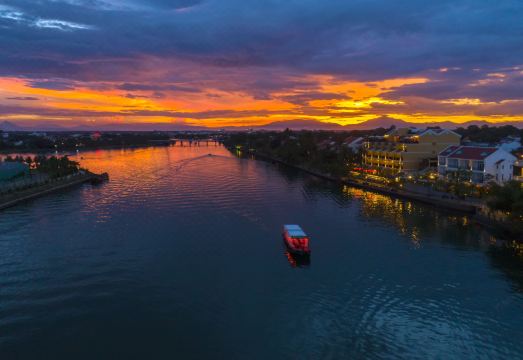 리버사이드 조식 공간