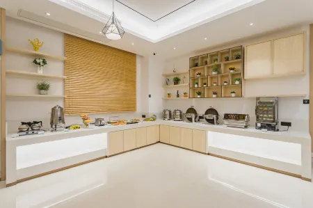 City Comfort Inn Hotel (Shanwei Luhe) Отели рядом с достопримечательностью «Zumiao Temple»