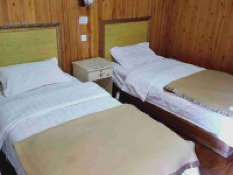 泸沽湖喇氏庄园客栈 - 内院标间