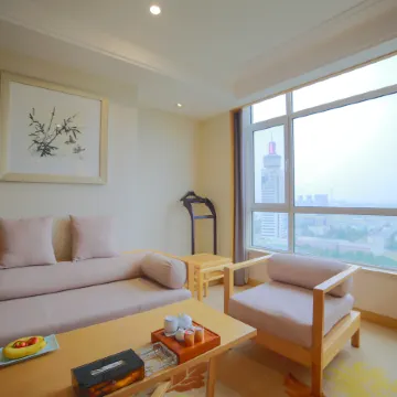 JingHang Holiday Hotel