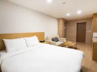 Uni Hotel Jeju Hotels near Aewol